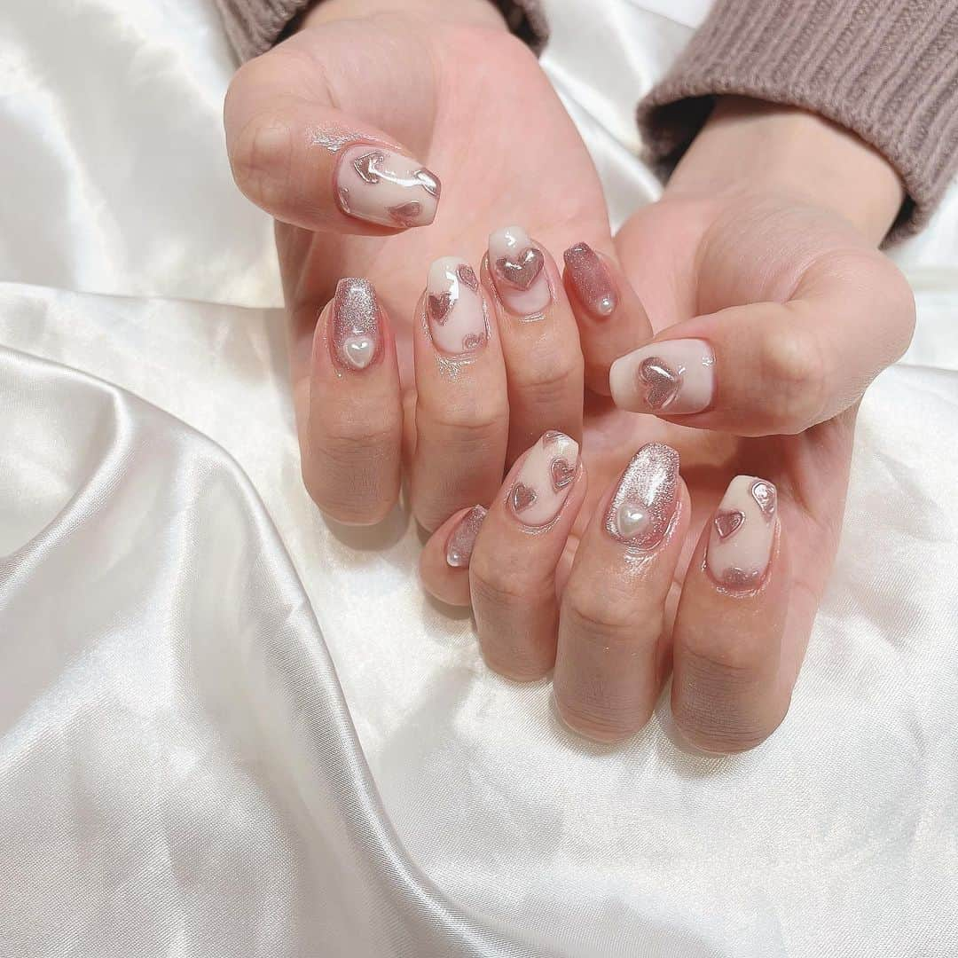 木﨑千聖さんのインスタグラム写真 - (木﨑千聖Instagram)「. ⁡ Valentine nail 💝 ˊ˗ ⁡ ハートたくさん ＆ ピンク で ガーリーなネイルにしました ♡♡ ⁡ アムールデュショコラにも行ってきて 気分はもうバレンタインです … 🍫💕 ⁡ ⁡ #ネイル #ネイルサロン #ネイルデザイン #ジェルネイル #ハートネイル #ピンクネイル #バレンタインネイル  #ちゅるんネイル #アムールデュショコラ #オードリー  #バレンタイン #nail #naildesign #newnail #instagood」2月1日 22時27分 - chii_nyan02