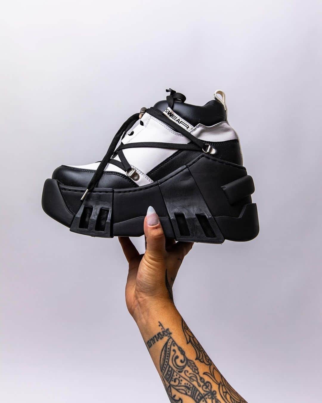スウェアのインスタグラム：「The AMAZON is a remake of the infamous silhouette from the 90s Alternative era. A unisex platform ankle boot for everyone! SWEAR-LONDON.COM. #swearlondon」