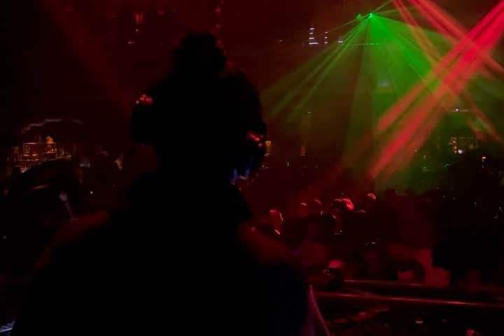 のインスタグラム：「The first gig of 2023, was much needed energy release. Life is a series of trials and errors of innovative ideas put into execution based on what makes us who we are at the moment, and it's not all bells and whistles. Blocking off the noises and getting into music is my only outlet to feel one piece under any circumstances and I'm grateful to be given the place to do so. Thanks for having me @strangerthan__ @teksupport I had so much fun setting the vibe for @ninakraviz thank you for such a warm energy exchange, all people who were there dancing, and my fam for coming to support xx  📸 🎥 @trevordeanphotos sleeplessshot   Can’t wait for the next one, hope to see you at my first all night set for 7hs on 2/17. link in bio :)   #music #dj #house #techno #minimal」