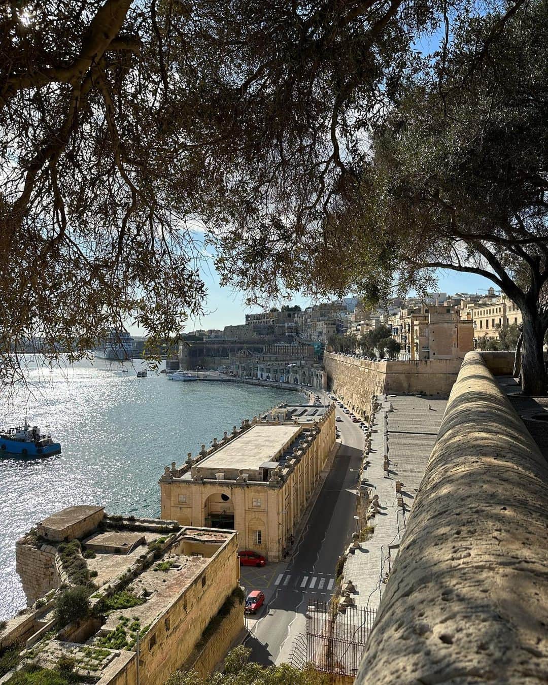 アレキサンドラ・ゴロフキナさんのインスタグラム写真 - (アレキサンドラ・ゴロフキナInstagram)「♥️📍Malta, Valletta  ••• @lukasdolinskis #holiday #malta #valletta #exploringmalta」2月2日 6時22分 - alikalexandra