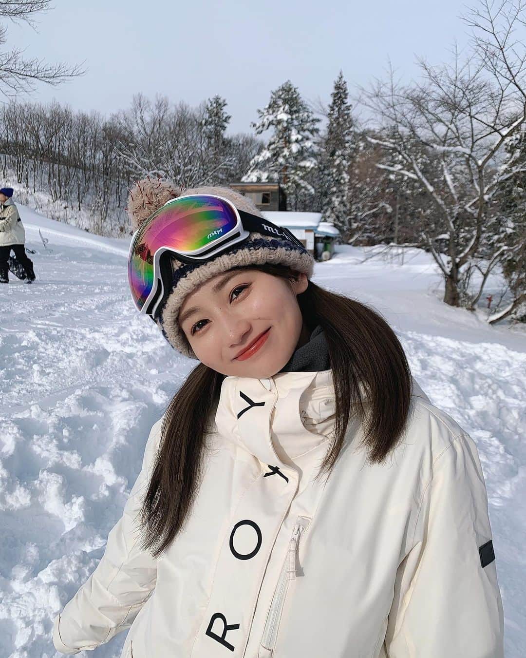 細沼紗花のインスタグラム：「.  大好きウィンタースポーツ🏂♡ ゲレンデでは晴れてて眩しいと目が開かなくなる👀 2月もまた行く！！！  . #スノーボード#スノボ#スキー #スノボ女子#スノボウェア #冬スポ#ゲレンデ #ウィンタースポーツ」