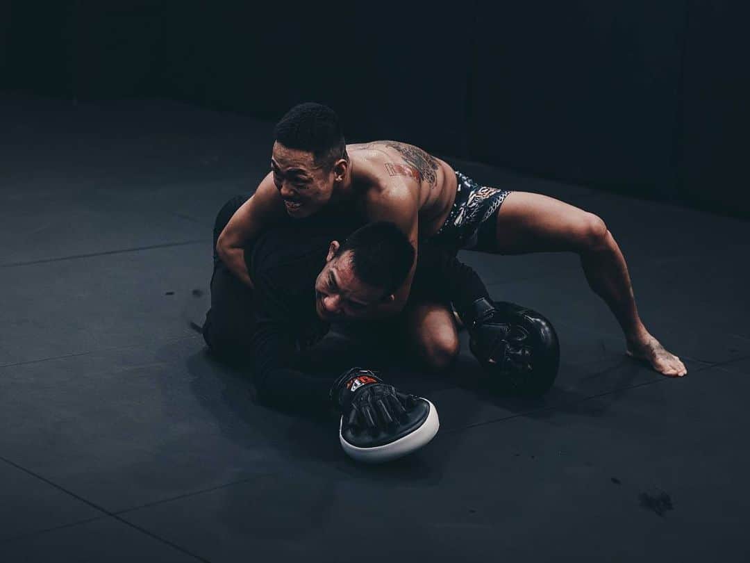 のインスタグラム：「早く皇治ボコボコにして MMAやりたいわ！ 俺は見てるところが あいつとは違うんだ ぶちかますから 楽しみにしててくれ 当たり前にぶっ飛ばすから #mma」