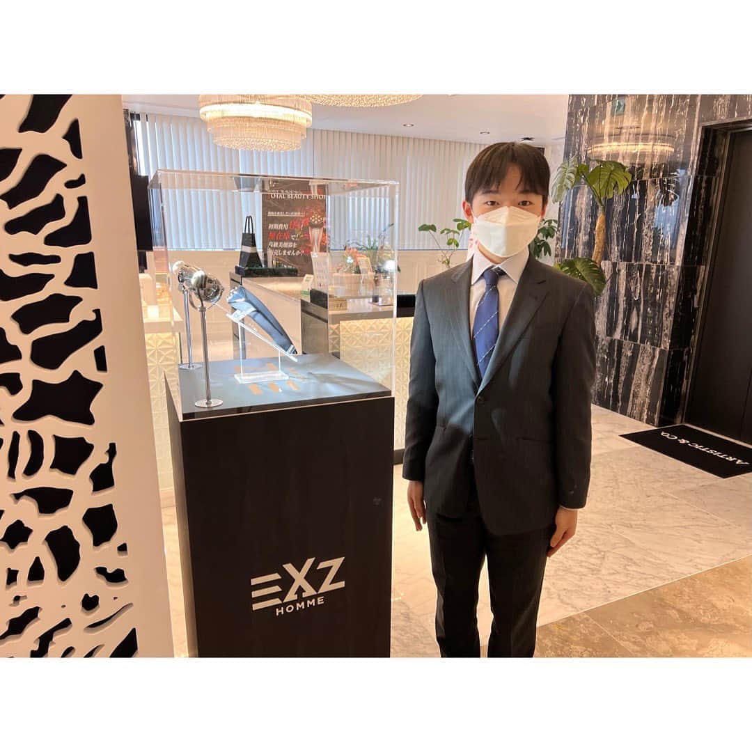 鍵山優真のインスタグラム：「. 先日、昨年からサポートしていただいているARTISTIC&CO. 様にご挨拶をさせていただきました。 . 挨拶の後に会社見学をしたり美顔器の使い方も細かく丁寧に教えてくださいました！ . 来シーズンはさらなる磨きを目指してより一層成長できるように頑張ります。 応援宜しくお願いします。 . #artisticandco」