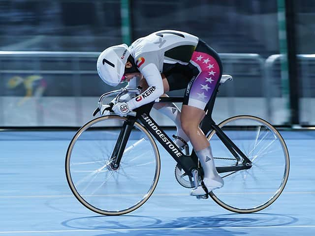 鈴木奈央のインスタグラム：「. . 平塚(ﾐｯﾄﾞﾅｲﾄ)🥇🥇🥇 松戸🥇🥇🥇 . 2場所連続完全優勝することが出来ました❤️‍🔥 応援ありがとうございました‼︎ また良い報告ができるよう頑張ります💪🏻 . . #ガールズケイリン #平塚競輪　#ミッドナイト #松戸競輪 #右人差し指ぴーん」