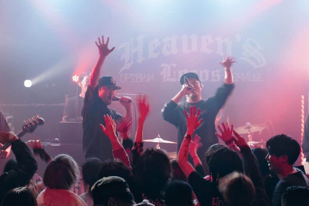 SATOSHIさんのインスタグラム写真 - (SATOSHIInstagram)「Heaven's+Locos 10th anniversary Party @郡山#9 久々の郡山は、とても懐かしいパーティーな夜で、みんなでお店の10周年を祝う灼熱で最高な夜でした！  呼んでくれてありがとうございました。  2023山嵐ライブ初め。 今年もいろいろな場所で皆さんと最高なライブをしていきたいと思います。 #山嵐 #郡山 #heaven's #locos」2月2日 15時29分 - satoshimen