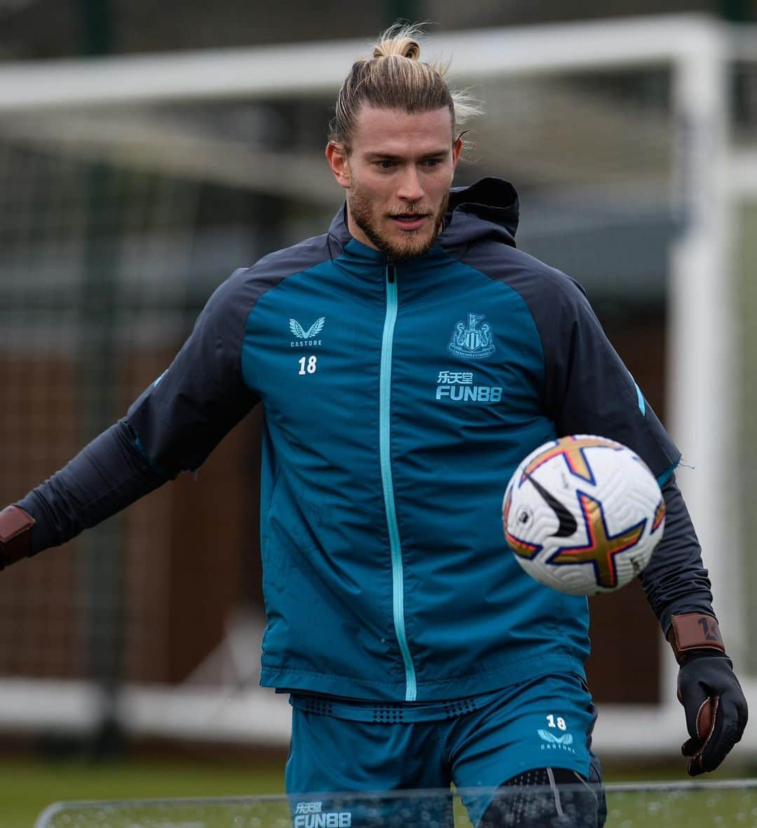 ロリス・カリウスさんのインスタグラム写真 - (ロリス・カリウスInstagram)「Training 🧤⚽️」2月3日 3時16分 - loriskarius