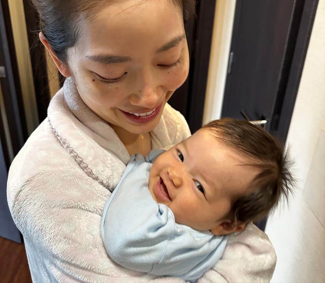 May Pakdee メイ パクディさんのインスタグラム写真 - (May Pakdee メイ パクディInstagram)「Our first 2 month with Annabel xx what a precious time 😌💕 We are so very lucky to have you Bel xx . . . . ベルちゃん生後2ヶ月経ちました✨愛しすぎて言葉に出来ないぐらい🥹ハッピー2ヶ月！」2月2日 19時34分 - maypakdee