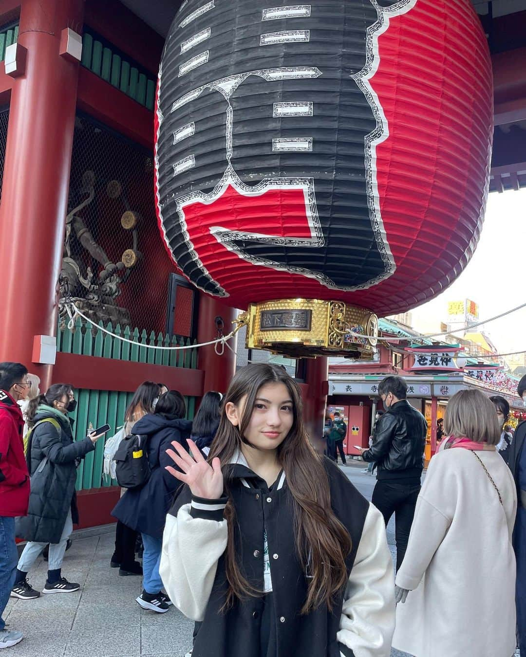 りりあのインスタグラム：「めっちゃ久しぶりに行ってみた^ ^  #浅草 #雷門 #asakusa #tokyo」