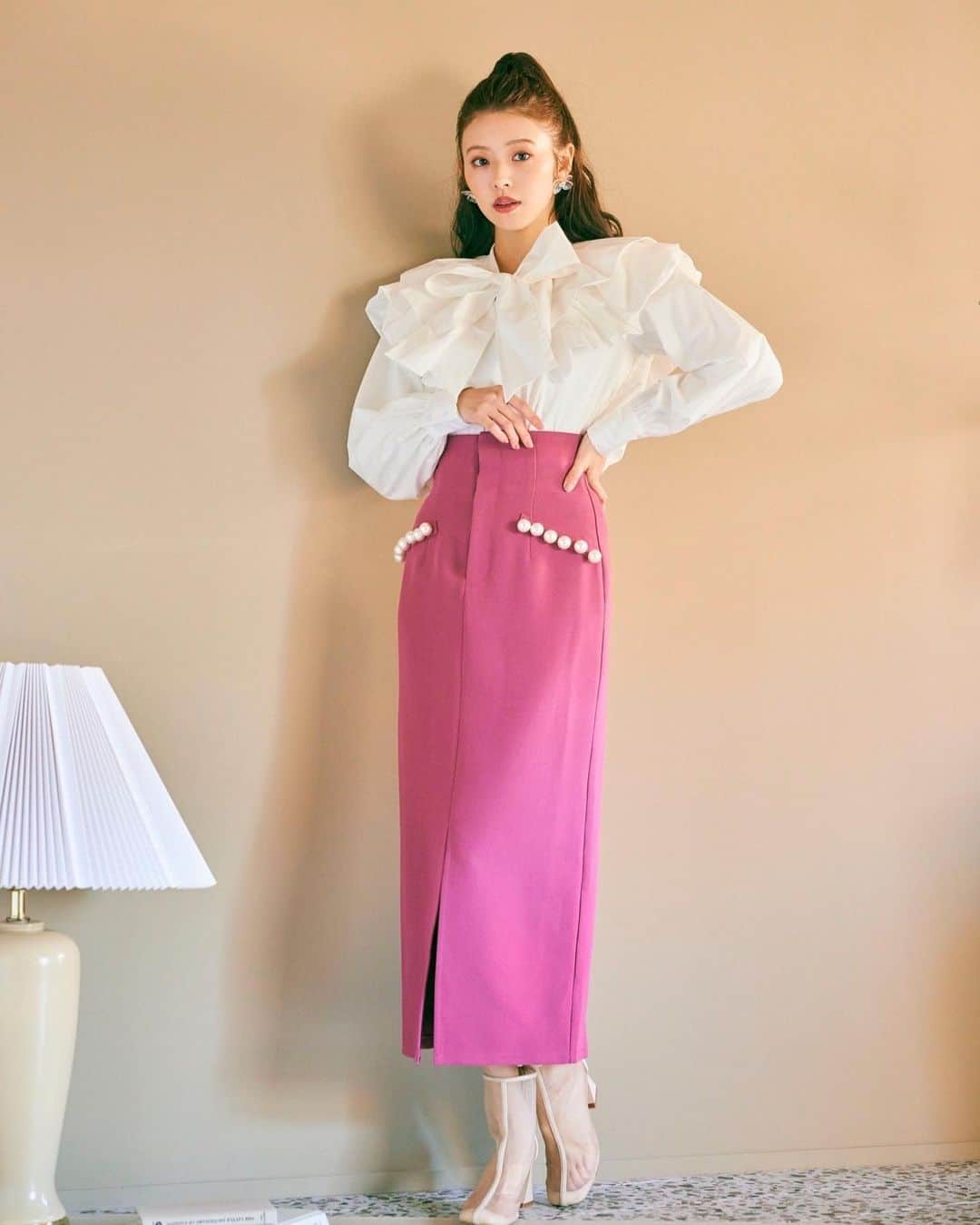 鈴木ゆうかのインスタグラム：「. ROYAL PARTY February Style Book 🦩🤍  モデルを務めさせていただきます ぜひご覧ください！」