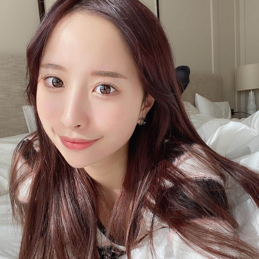 藤川らるむのインスタグラム：「あんにょん🇰🇷  韓国でずっとやりたかった眉アートしてきたよ~ メイクの時間が短くなったのでやってよかった🤍💫」