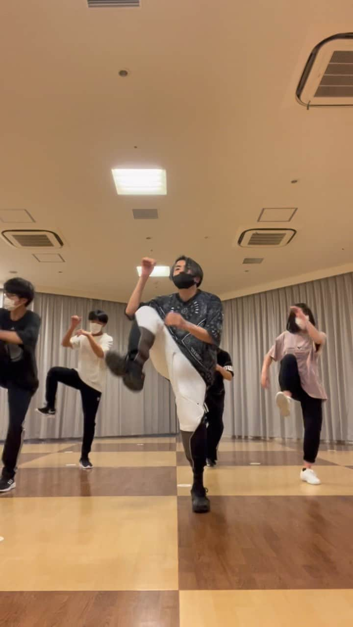 細川優のインスタグラム：「Players / @coileray   choreo by @yuhosokawa   #players #coileray  #dance  #hiphop #randb #lesson #ダンス #ヒップホップ #ダンスレッスン #choreograph #avexdancemaster #吉本興業 #振付 #yu #yuhosokawa #細川優」