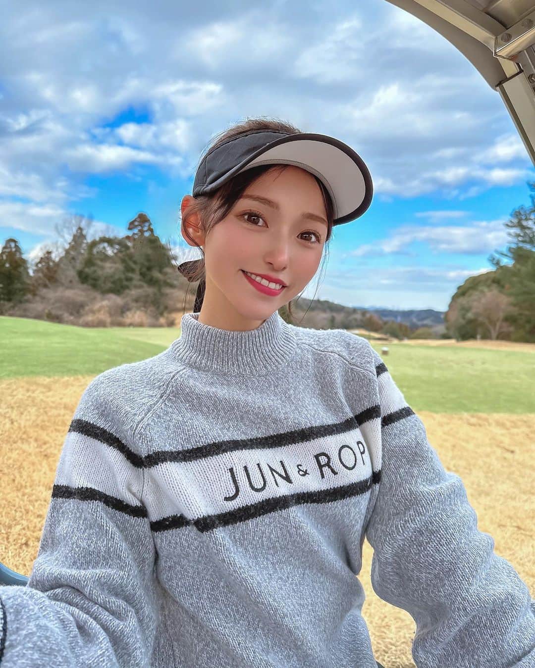 のインスタグラム：「このウェア私服で着ても絶対可愛いよね☺️🧶🤍  ゴルフウェアのおすすめあったら教えてください🫰🏻💕笑  #ゆうみ服 🧺 #golf #golfwear #ゴルフウェア #ゴルフ女子 #ゴルフコーデ #junandrope  #UMine #japanese #japanesegirl #일본  #오오티디 #얼스타그램 #패션스타그램 #데일리코디 #패션 #时装 #셀카 #데일리룩 #每日穿搭」
