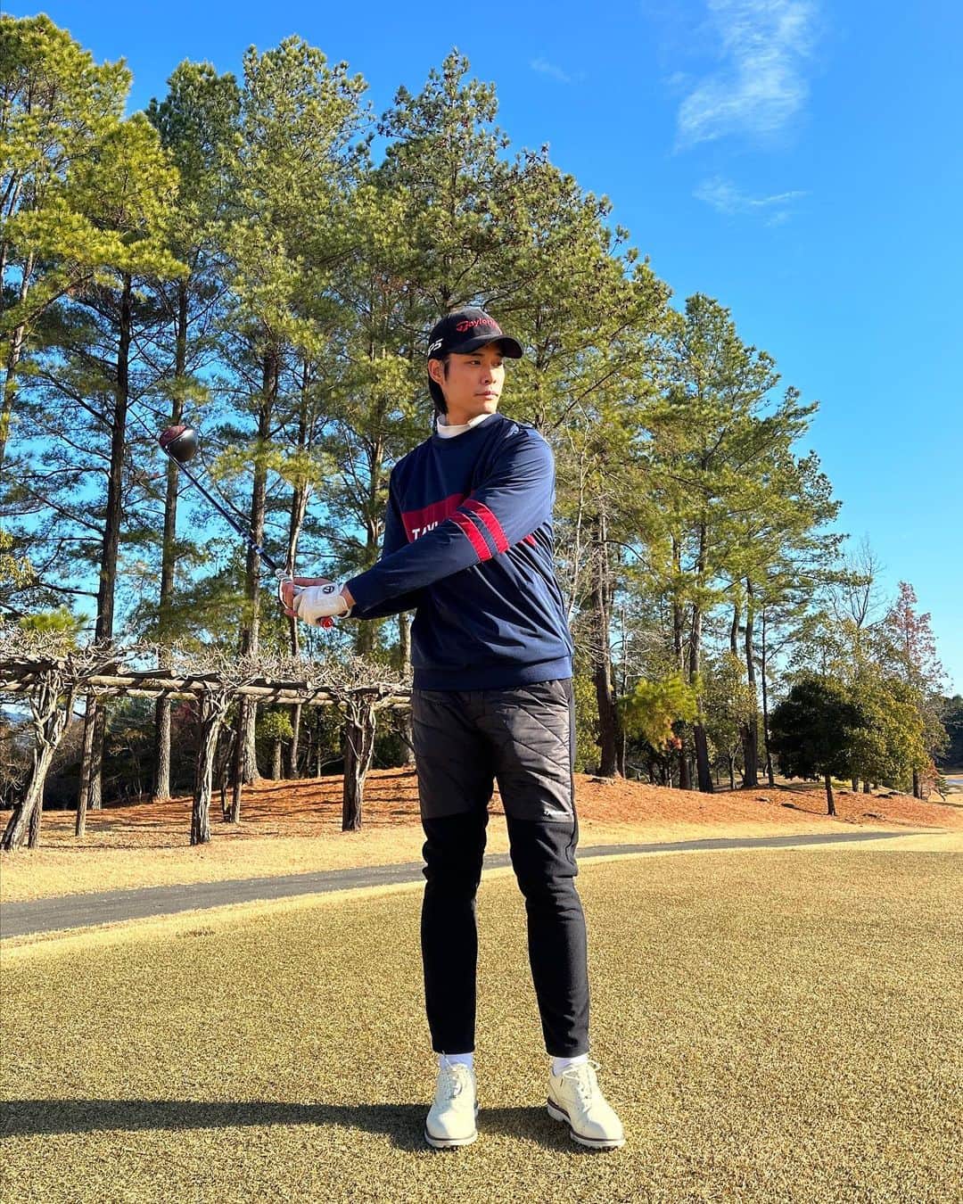 岸田タツヤさんのインスタグラム写真 - (岸田タツヤInstagram)「テーラーメイド(@taylormade_golf_japan_apparel_ )のYouTubeにて新しいアパレルが紹介されているので見てみてくださいなっ🏌️  ゴルフ上手くなりぇぇぇぇ！  #テーラーメイド @taylormade_golf_japan」2月2日 22時13分 - tatsuyakishidaxxgolf