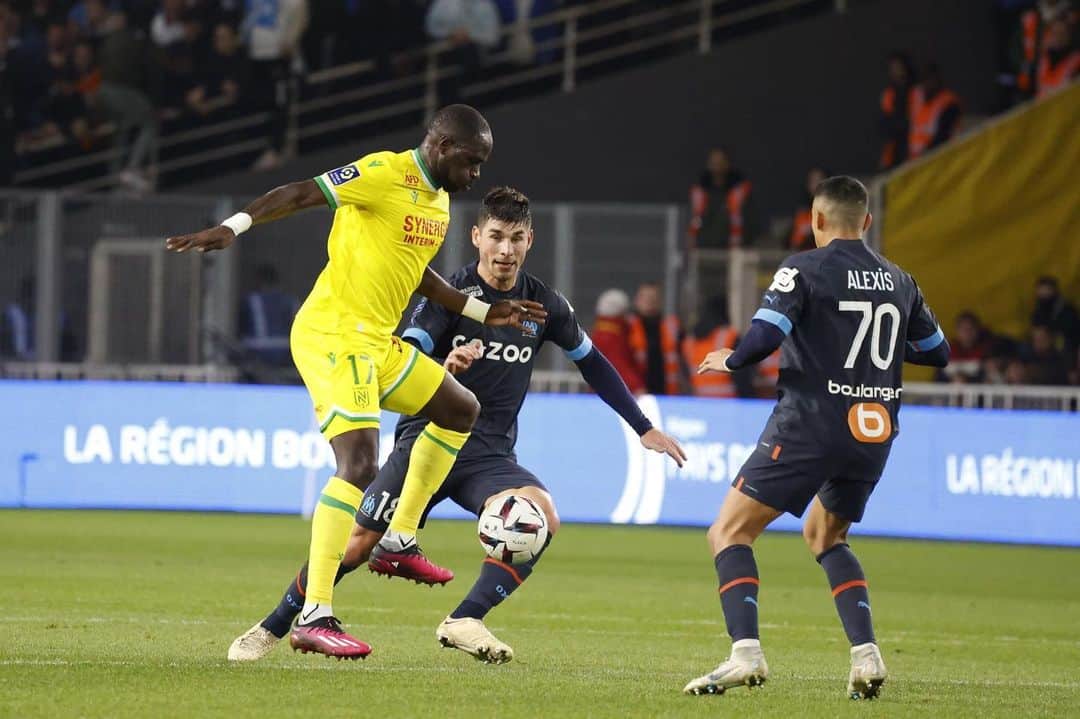 のインスタグラム：「De la déception par rapport au résultat final d’hier soir mais focus sur le match de dimanche maintenant 🔰 #fcnantes #MS17」