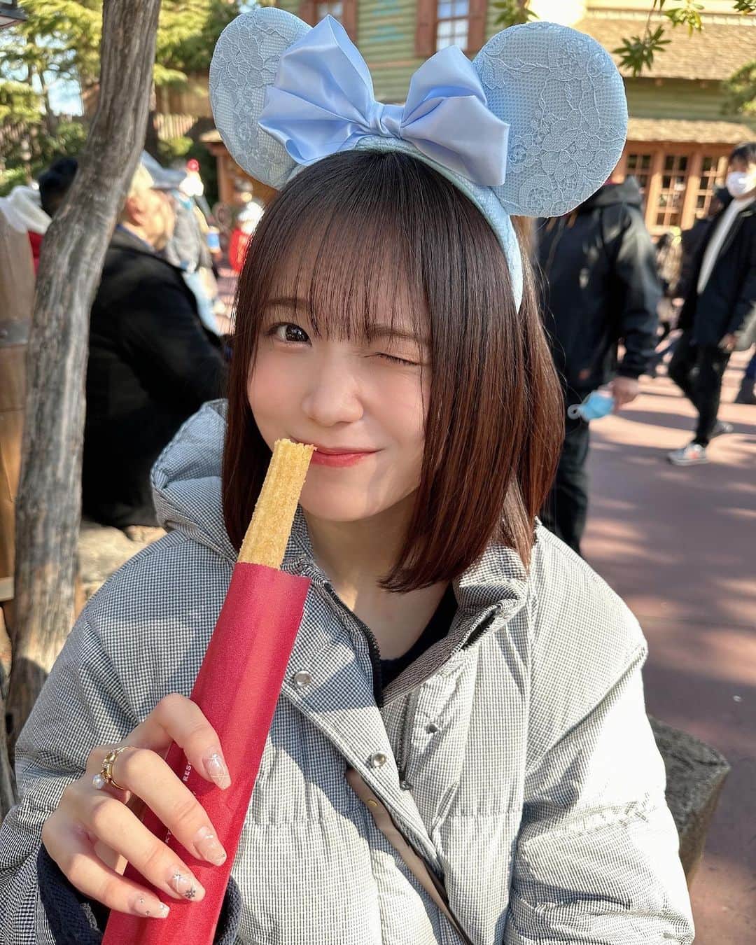 橋本せいなのインスタグラム：「美味しいもの食べてる時ってどうしてこんな幸せなの？🍫🤎」