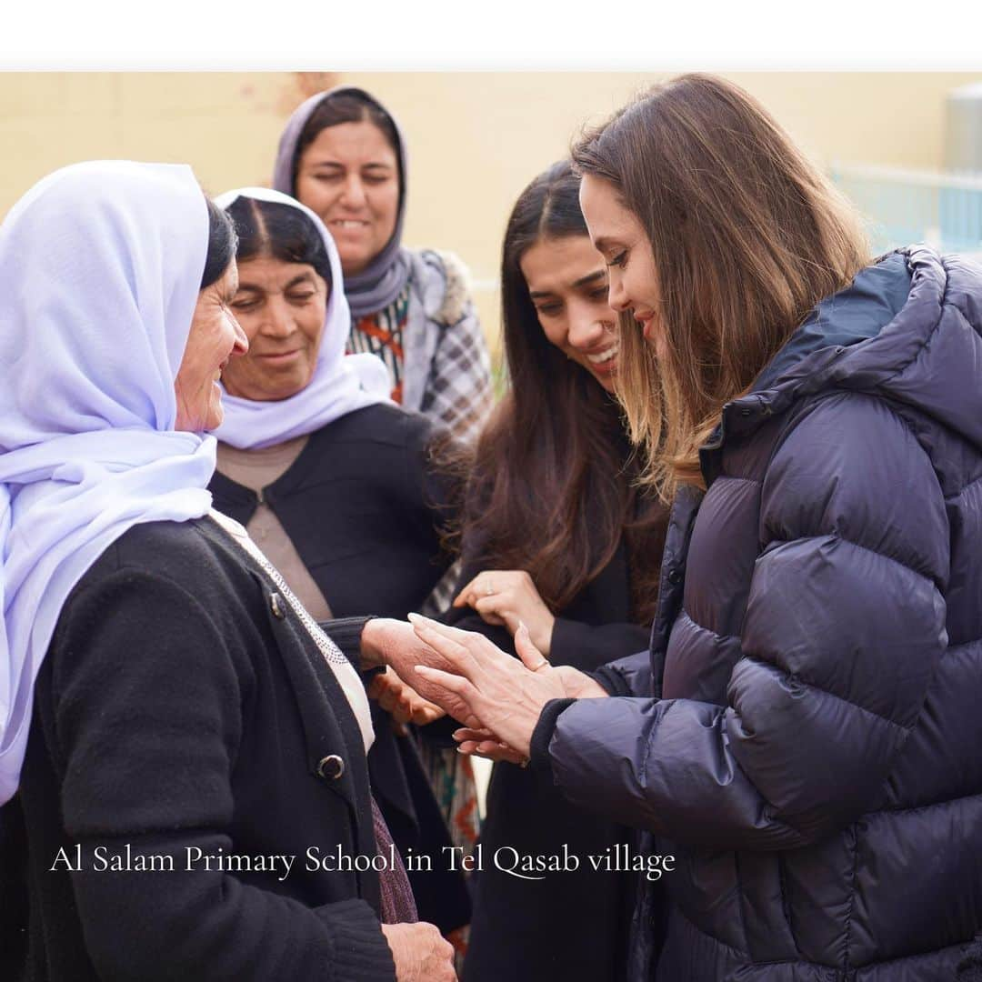 アンジェリーナ・ジョリーさんのインスタグラム写真 - (アンジェリーナ・ジョリーInstagram)「An emotional day with my friend @Nadia_Murad, who I was honored to spend the day with in Sinjar in Iraq. She is doing so much through @Nadiasinitiative to help the Yazidi people and other communities recover after conflict and genocide. She took me to the home she grew up in Kocho village, her old school where ISIS militants separated women and men before enslaving and mass murdering them, and the cemetery where the remains of Kocho residents have been laid to rest. Many are still missing and the fight for justice continues.  #Yazidigenocide #Yazidis #NadiaMurad #NadiasInitiative #Iraq」2月2日 23時06分 - angelinajolie