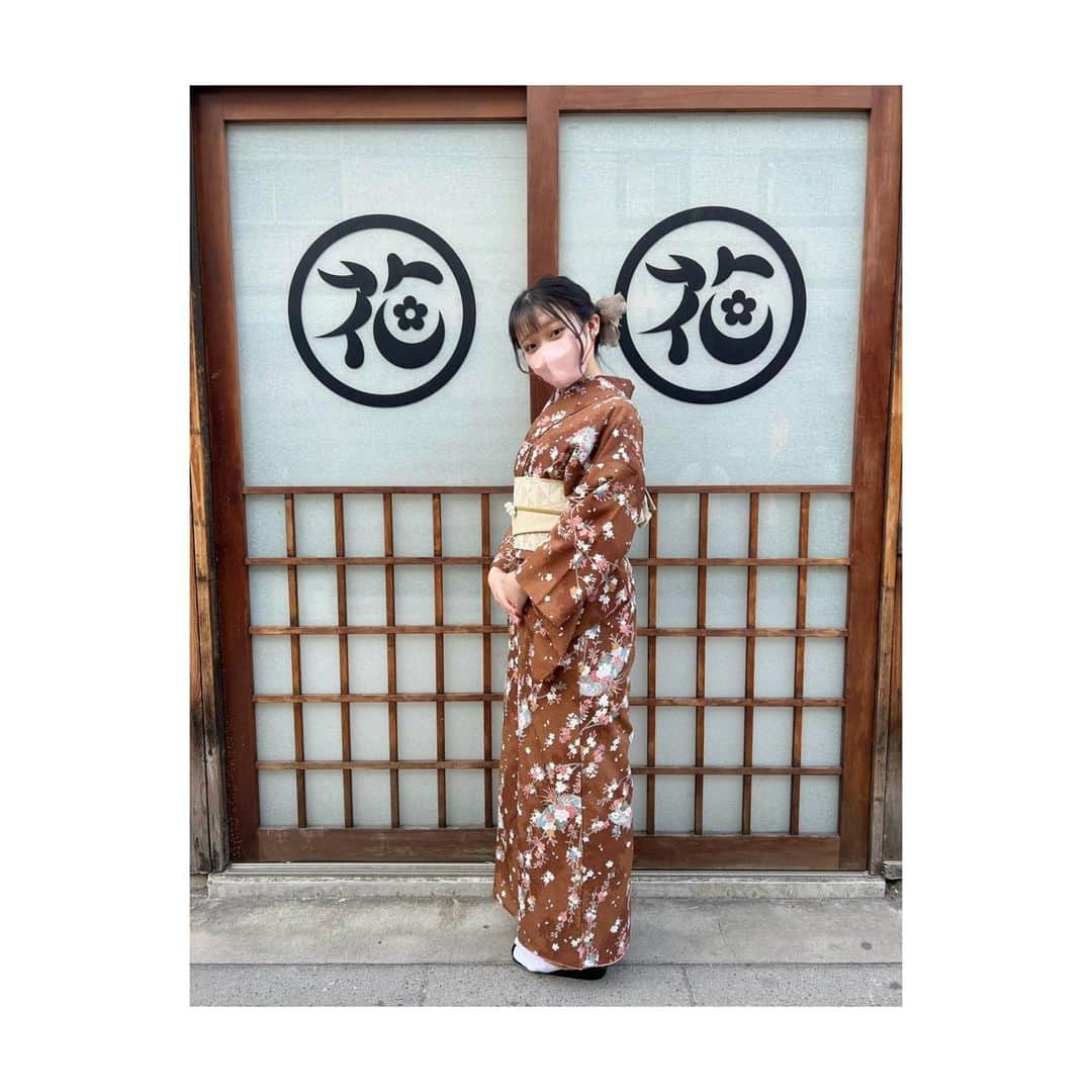 古川舞歌のインスタグラム：「着物で浅草散策してきました👘  食べ歩きも出来て大満足🤍 観光客の方にも沢山話しかけられて楽しかったです🎶  #浅草 #着物」