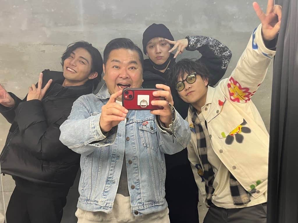 大地洋輔のインスタグラム：「本日も舞台 『PICK⭐︎3』 ありがとうございました！ 🙇🏻‍♂️🙇🏻‍♂️🙇🏻‍♂️🙇🏻‍♂️  あーーーー  楽しい！！！！！  #PICK3 #岩谷翔吾  #武知海青  #鈴木昂秀  #therampagefromexiletribe  #therampage  #ダイノジ」