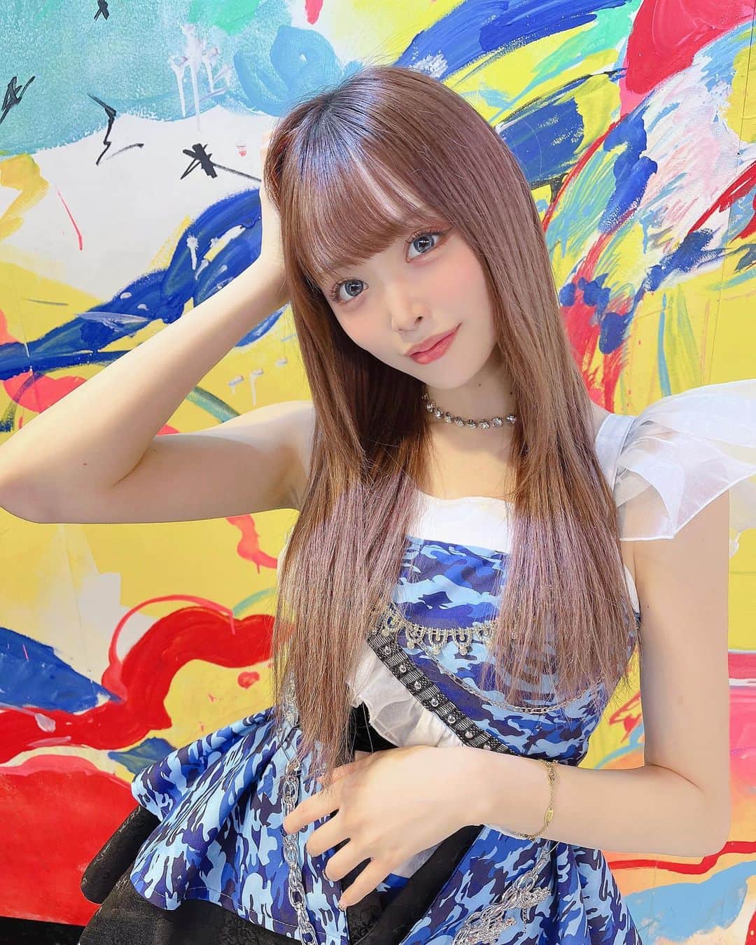 鳥海絢菜のインスタグラム：「・ 今日は目が青いんだ〜💙👀 ・ ・ ・ ・ ・ ・ #idol #artist #korea #hair #hairstyle #アイドル #韓国 #カラーコンタクト #カラコン #メイク #l4l」