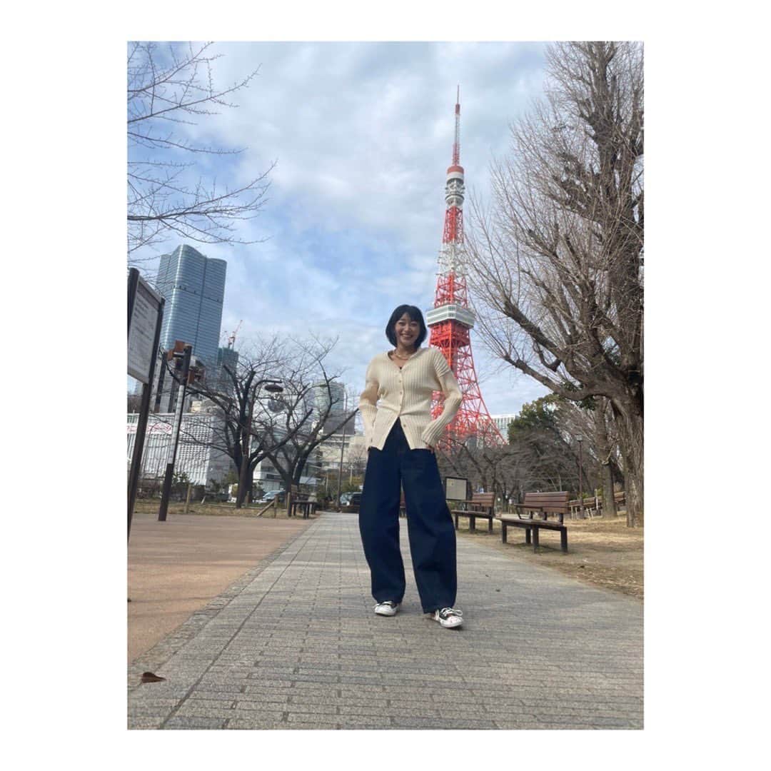 茜屋日海夏のインスタグラム：「🗼✨  #ootd #데일리코디 #데일리코디룩 #東京タワー」