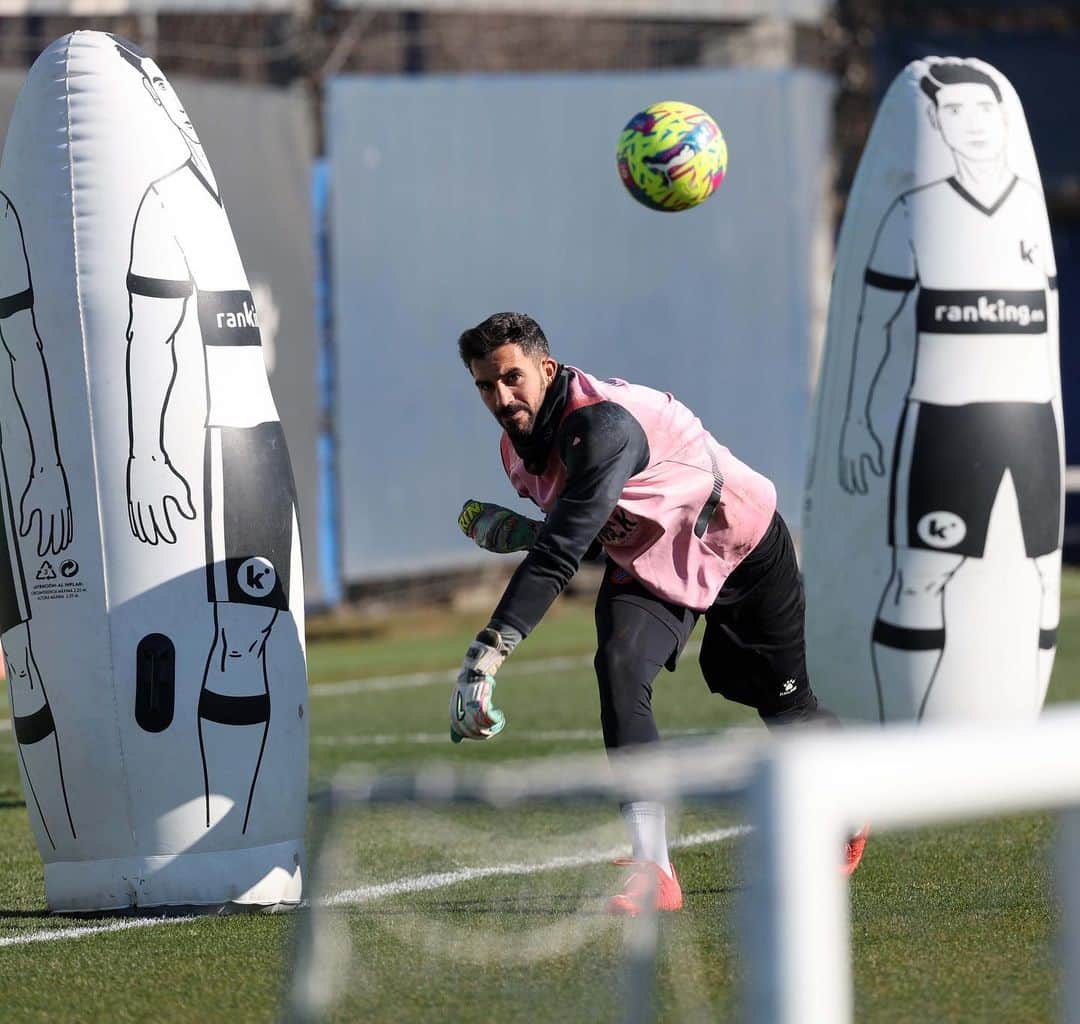 フェルナンド・パチェコのインスタグラム：「𝗗𝗜𝗔 1️⃣ @rcdespanyol」