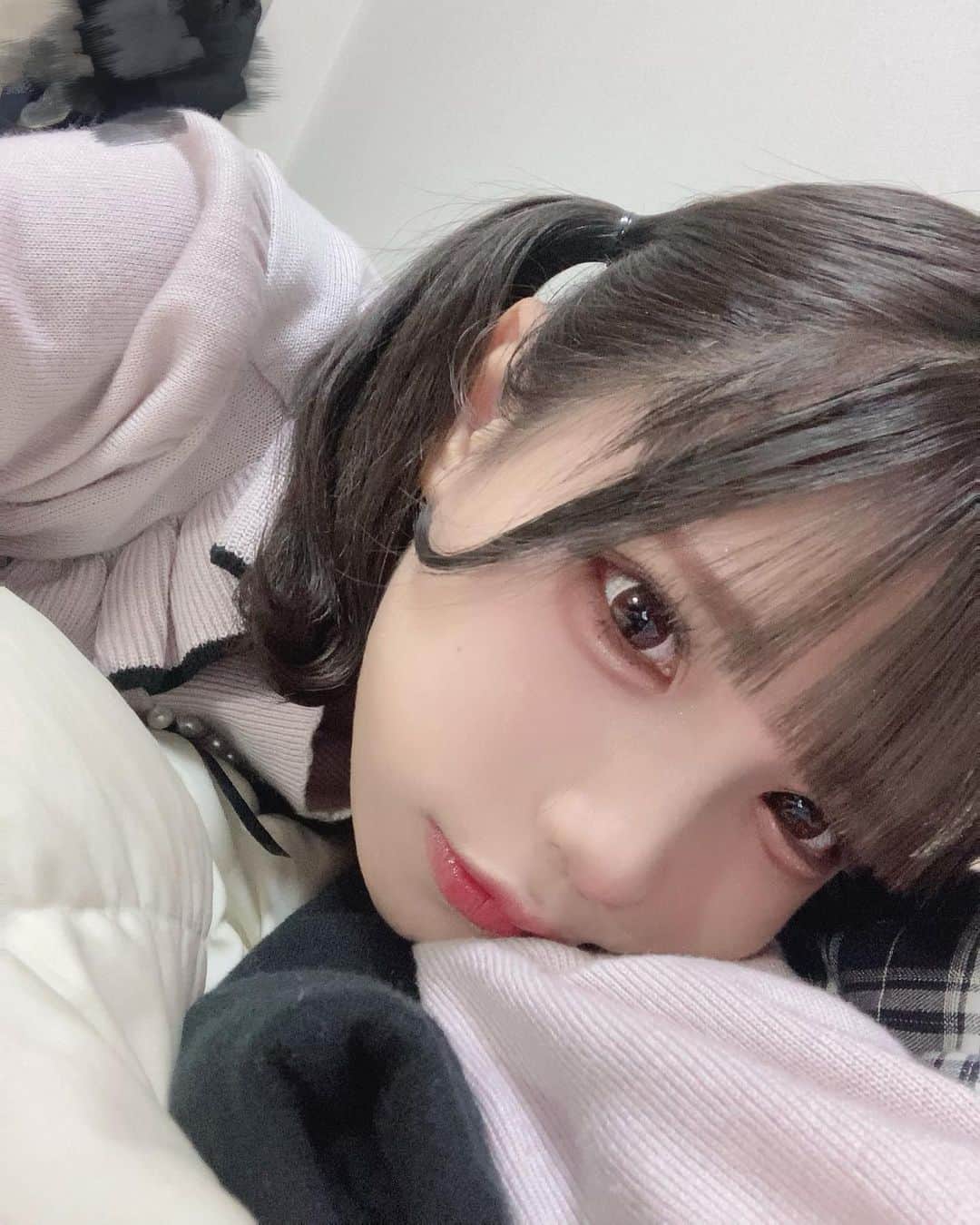 甘音ゆあのインスタグラム：「ねーねーなにしてんの？」