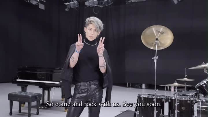 雅-MIYAVI-のインスタグラム：「@TheLastRockstars live debut in the US. Who’s ready for the party?   Feb. 3 - NY Hammerstein Ballroom (Added***) Feb. 4 - NY Hammerstein Ballroom (SOLD OUT) Feb. 10 - LA Palladium (SOLD OUT)  Tix: https://www.ticketmaster.com/the-last-rockstars-live-debut-2023-new-york-new-york-02-03-2023/event/00005D8696D91717  #TheLastRockstars #TheLastRockstarsNYC  #TheLastRockstarsLA  #Repost @thelastrockstars ・・・ #TheLastRockstars Debut Tour 2023 Message from MIYAVI  U.S. Tour starts Friday Feb 3 in New York! New show JUST ADDED at #HammersteinBallroom   Get tickets now: (link in our bio)  @miyavi_ishihara  #TLRS #YOSHIKI #HYDE #SUGIZO #MIYAVI」