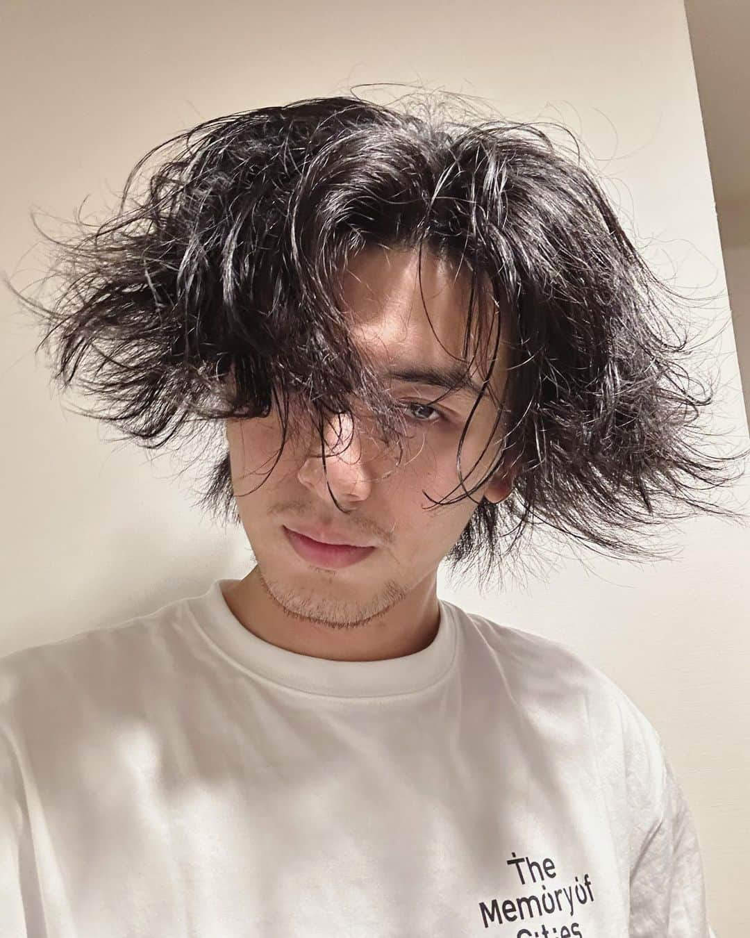 藤井風のインスタグラム：「I am the universe 🪐 🛸」