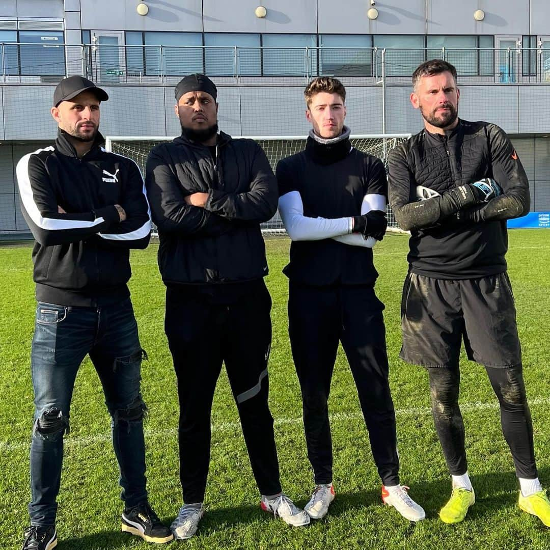 ベン・フォスターのインスタグラム：「Double-decent 4-a-side team that…  @kylewalker2 slow & steady in defence… @chunkz the midfield general, @kierandb with the goals and myself as Mr Motivator👊😆  Wicked day filming at the Man City training ground for @primevideosport re-creating some of the @premierleague ALL TIME worldies🔥🔥⚽️⚽️ COMING SOON….」