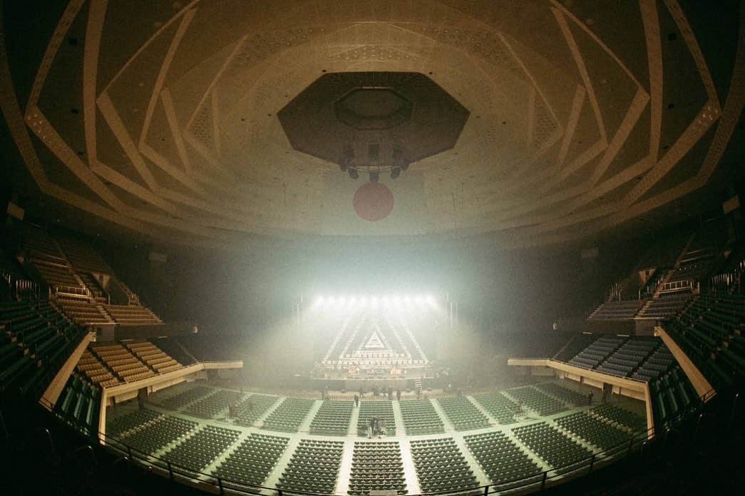 ハルカミライのインスタグラム：「2023.2.1 at 日本武道館 ハルカミライ 「ヨーロー劇場 - futures -」  日本武道館単独公演 ありがとうございました！  photo by @ayumu10.18」
