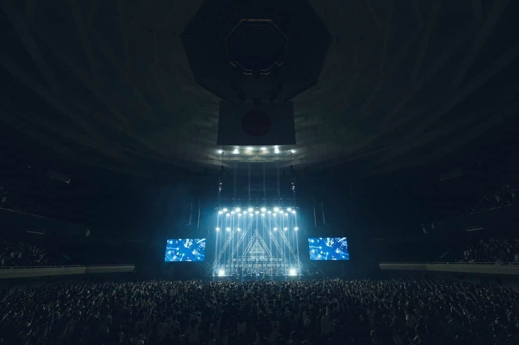ハルカミライのインスタグラム：「2023.2.1 at 日本武道館 ハルカミライ 「ヨーロー劇場 - futures -」  日本武道館単独公演 ありがとうございました！  photo by @takeshiyao」