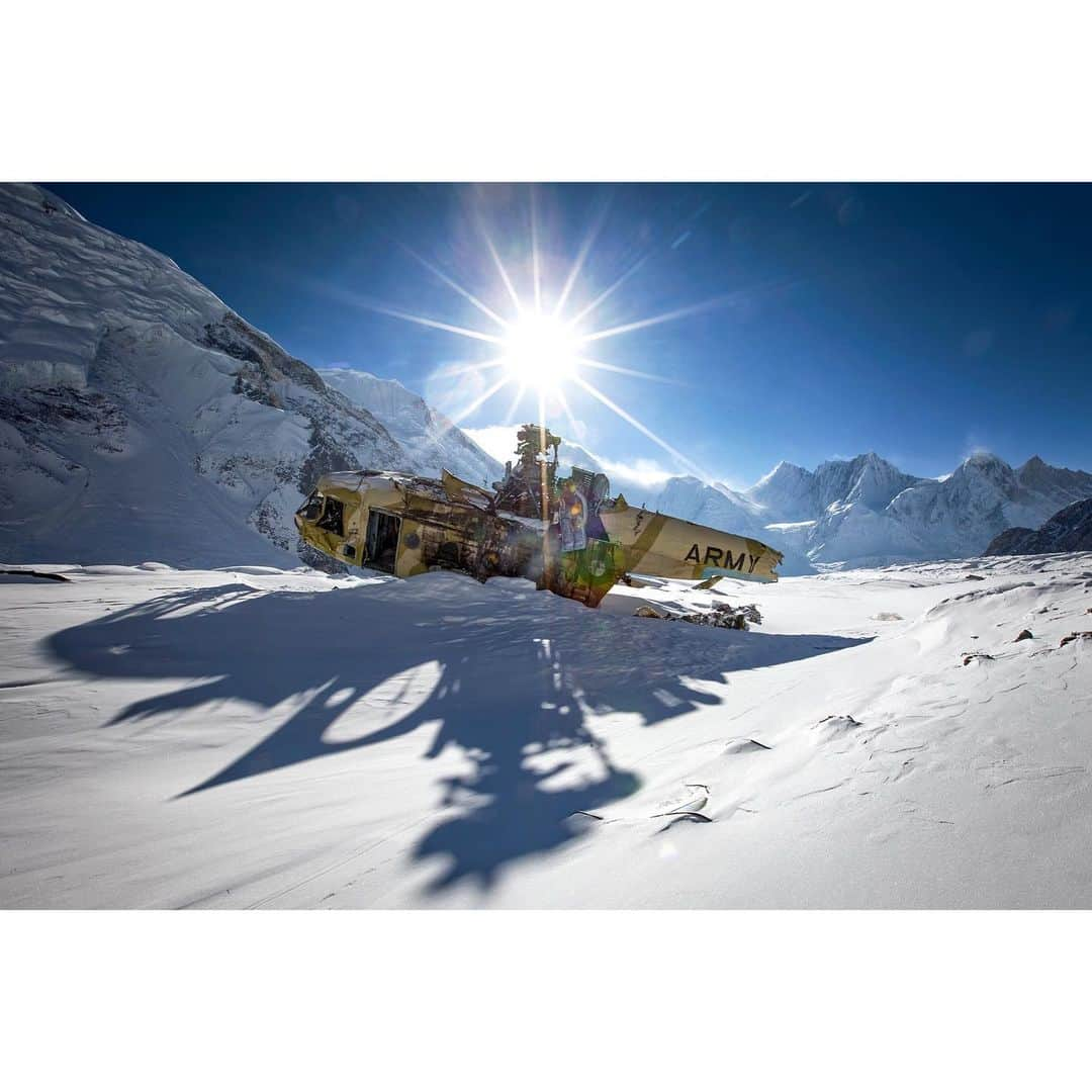 Cory Richardsさんのインスタグラム写真 - (Cory RichardsInstagram)「12 years ago today. First winter ascent of Gasherbrum II 8,034 meters. Brothers for life @iamsimonemoro @urubkodenis I don’t know what the temperature was on the summit because our altimeters were frozen. We do know that it was -51 c inside the tent, out of the wind, with three grown men emitting heat. Winds were gusting to about 60-75 kph on the summit, so windchill was likely significant, potentially dropping the temps to around -70. By the time we left the summit, the forecasted storm had hit. Winds increased and visibility dropped until it was so white, it gave us a sense of vertigo. The only way I could keep balance was by staring at whoever was leading. When it was my turn, we dropped below the glacial plateau onto exposed rock, but by then it was getting dark and we were concerned that the tent had blown away. Summits are an interesting place. They mark the physical half way point, but you’ve usually used about 80% of the gas in the tank. This climb never would have happened without the vast experience of both Simone and Denis. I was so incredibly lucky to be part of the team. Three guys, in winter, alone on the 13th highest mountain in the world. It was, to say the least, improbable. 16 expeditions over 26 years had tried and failed to make a winter ascent of one the five Pakistani 8000 meter summits. At the time, I had no idea I’d be the first American. I had no idea how much the climb would change me for better and for worse. I had no idea of the gravity of the undertaking. Had I, I probably wouldn’t have come. Ignorance can be bliss. Simone and Denis and I don’t talk often, but when we do it is a deep bond and resonance. It’s not that we don’t share profound love and respect, but that life simply moves on. I rarely think about the climb, but I always think of them. I have been so fucking lucky to have men like them in my life. I’ve always sought out brothers and mentors. Sometimes because I needed their shine to light my own way. I love them so much. All of them. I am so grateful. Stay tuned for post two on February 4th.」2月3日 4時43分 - coryrichards