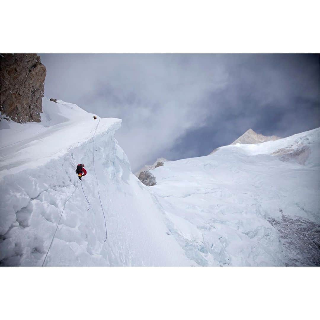 Cory Richardsさんのインスタグラム写真 - (Cory RichardsInstagram)「12 years ago today. First winter ascent of Gasherbrum II 8,034 meters. Brothers for life @iamsimonemoro @urubkodenis I don’t know what the temperature was on the summit because our altimeters were frozen. We do know that it was -51 c inside the tent, out of the wind, with three grown men emitting heat. Winds were gusting to about 60-75 kph on the summit, so windchill was likely significant, potentially dropping the temps to around -70. By the time we left the summit, the forecasted storm had hit. Winds increased and visibility dropped until it was so white, it gave us a sense of vertigo. The only way I could keep balance was by staring at whoever was leading. When it was my turn, we dropped below the glacial plateau onto exposed rock, but by then it was getting dark and we were concerned that the tent had blown away. Summits are an interesting place. They mark the physical half way point, but you’ve usually used about 80% of the gas in the tank. This climb never would have happened without the vast experience of both Simone and Denis. I was so incredibly lucky to be part of the team. Three guys, in winter, alone on the 13th highest mountain in the world. It was, to say the least, improbable. 16 expeditions over 26 years had tried and failed to make a winter ascent of one the five Pakistani 8000 meter summits. At the time, I had no idea I’d be the first American. I had no idea how much the climb would change me for better and for worse. I had no idea of the gravity of the undertaking. Had I, I probably wouldn’t have come. Ignorance can be bliss. Simone and Denis and I don’t talk often, but when we do it is a deep bond and resonance. It’s not that we don’t share profound love and respect, but that life simply moves on. I rarely think about the climb, but I always think of them. I have been so fucking lucky to have men like them in my life. I’ve always sought out brothers and mentors. Sometimes because I needed their shine to light my own way. I love them so much. All of them. I am so grateful. Stay tuned for post two on February 4th.」2月3日 4時43分 - coryrichards