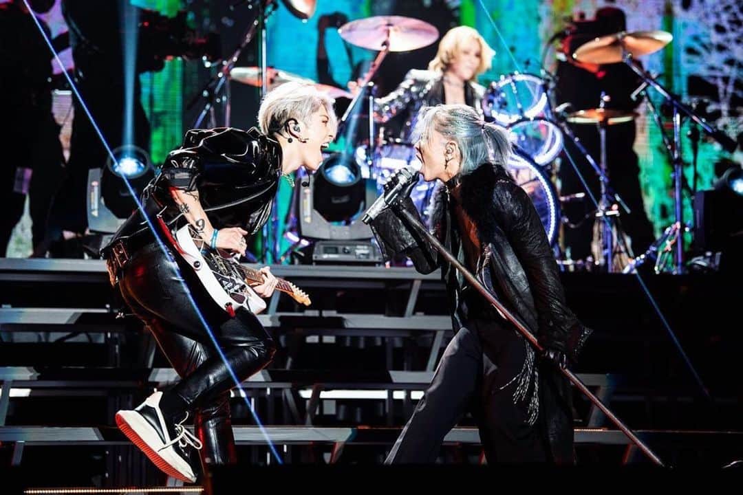 雅-MIYAVI-のインスタグラム：「Tmrw…!!!!  🔥🔥  #Repost @thelastrockstars ・・・ Just 2 more days before #TheLastRockstars' first U.S. concert!🇺🇸  New show JUST ADDED in NYC on Feb 3!  Get tickets now: (link in our bio)  #TLRS #YOSHIKI #HYDE #SUGIZO #MIYAVI」