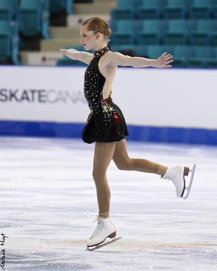 ナターシャ・ピュリッチさんのインスタグラム写真 - (ナターシャ・ピュリッチInstagram)「It's national women in sports day this week along with the fact it's national eating disorder awareness canada. Unfortunately high level athletics and eating disorders quite frequently go hand in hand. Many people don't realize a lot of the time people who are struggling feel ashamed, alone and terrified. I am thankful over the last couple years this subject has become less taboo and people are openly sharing there stories. I struggled with a severe eating disorder for years and every time I would start heading down a good path I would hear one comment about another person or be an a circumstance where I'd hear people body shaming me or someone else and I would instantly feel like my efforts were a lost cause. I felt worthless and exhausted. Life gave me a pause in the last little bit and brought to a place where I am surrounded by positive amazing female athletes. I wish I could have told the young girl in the last 3 photos to ignore the thoughts of others and how much more fulfilling life is when you aren't constantly depleated. Recovery is hard,uncomfortable and exhausting but it is 100% worth it.  Dont be scared to reach out for help if your struggling.   #eatingdisorderawareness #nedic #mentalhealth #girlsinsport」2月3日 9時39分 - tashapurich