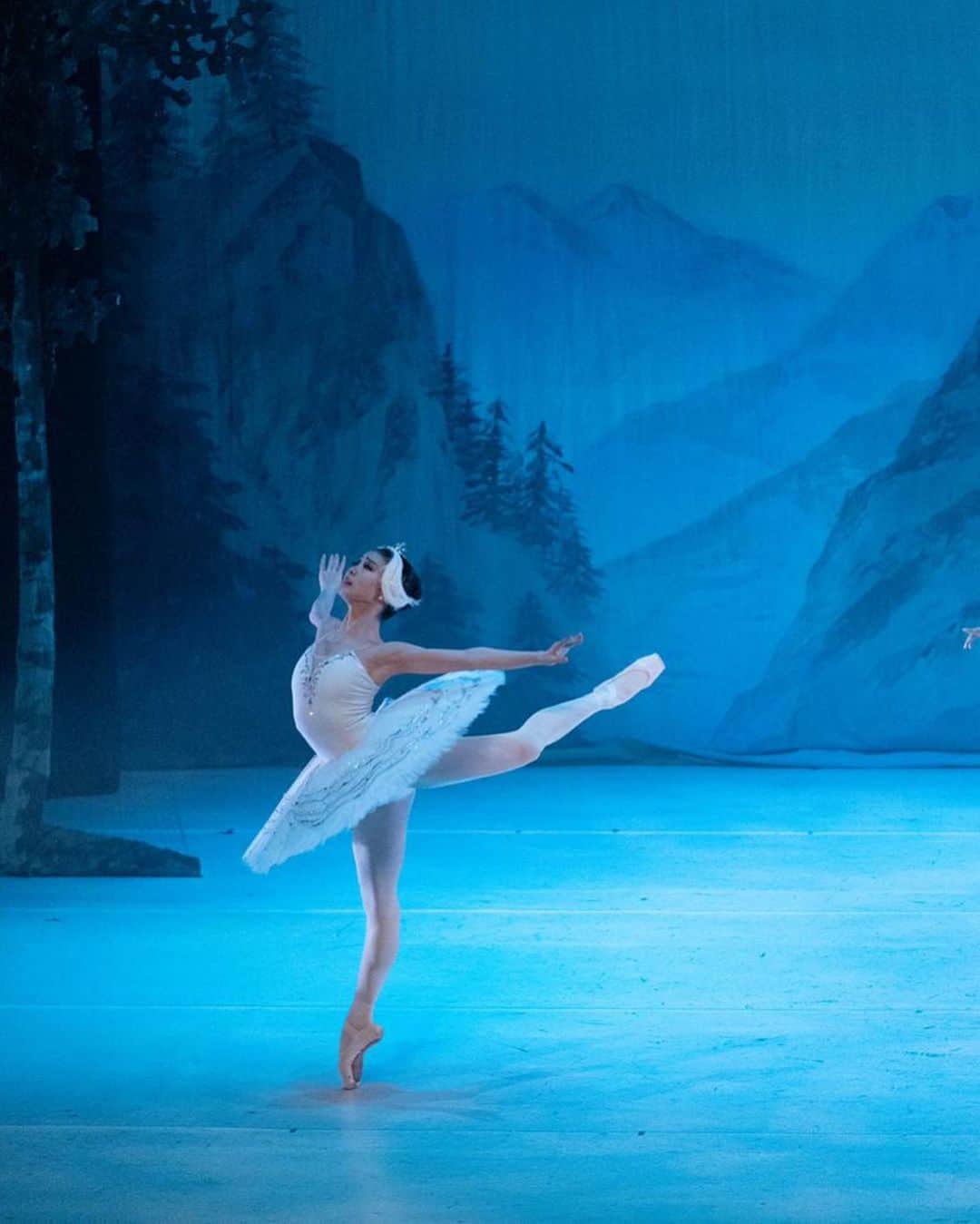 池田怜良のインスタグラム：「For world tutu day 🤍 Crazy how fast time flies yet it’s still one of my favorite moments on stage 🦢 #15yo #babyballerina」