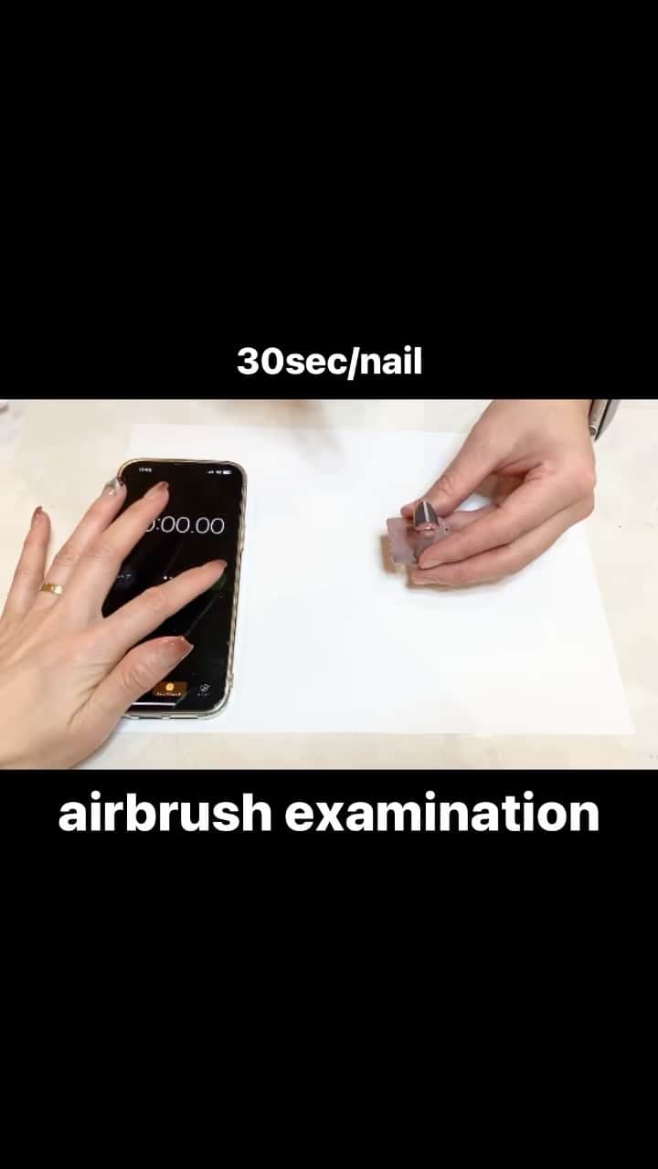 筒井のぞみのインスタグラム：「・  エアブラシを使えば💨 フレンチネイル ○お爪1本当たり30秒 ○10本5分  でフィニッシュ🫶🏻🤍  〝誰でも〟 〝簡単〟 〝きれいに〟 できる。  それが私たちエアブラシ検定のコンセプト🤘👉🏻👉🏻👉🏻」