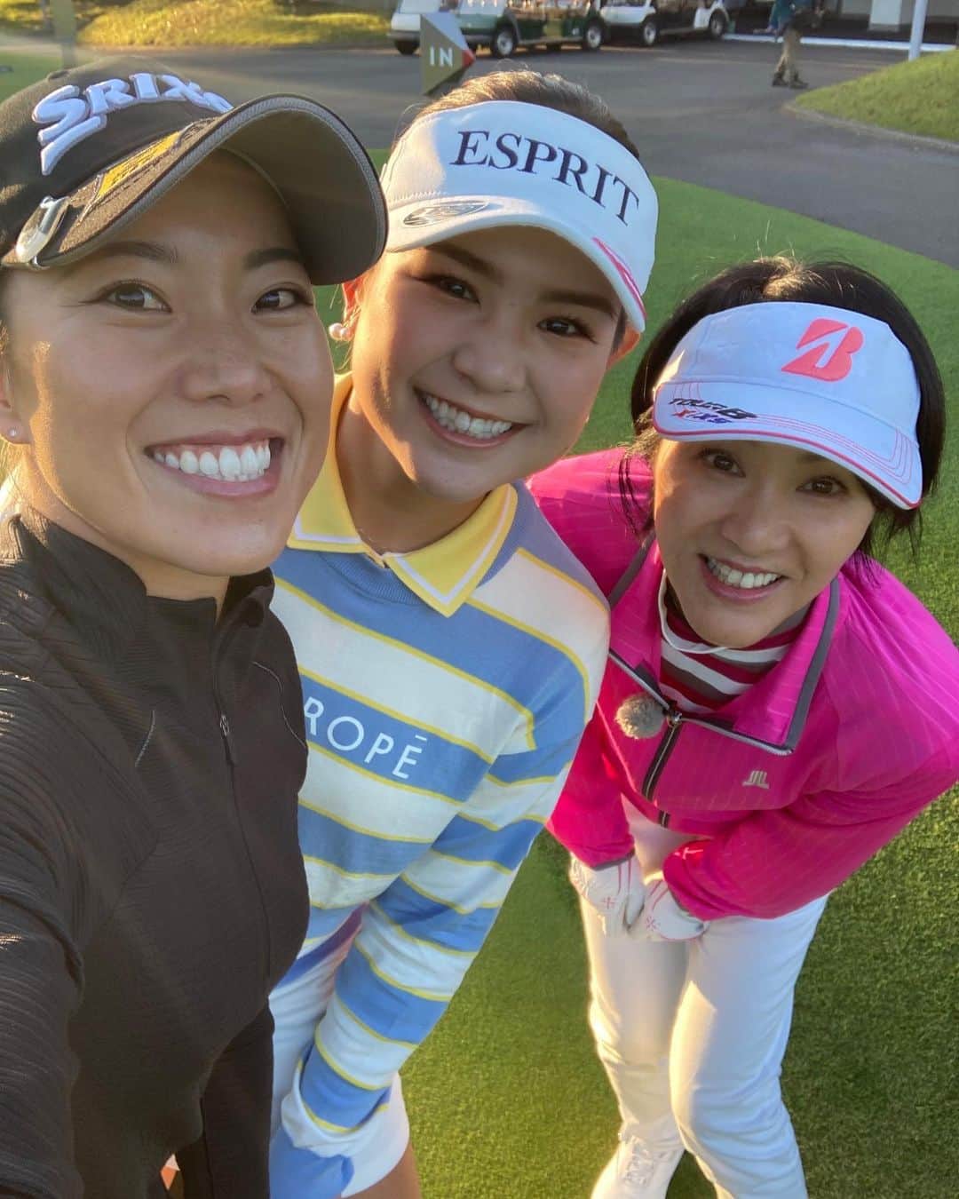 中山三奈のインスタグラム：「2月5日(日)から放送の 「女子プロ　木本若菜の真剣ゴルフ」に 4週にわたって出演します☺️⛳️❣️  愛媛県　南海放送　 4チャンネル　日テレ系 毎週（日）あさ7時〜  放送終了直後から、1ヶ月 TVer ティーバーで配信⛳️  是非観てくださいね🥰」
