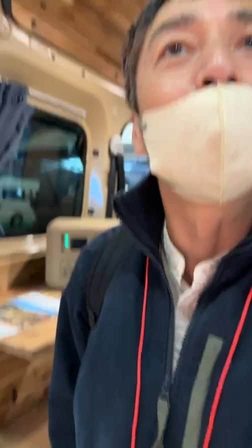 徳井義実のインスタグラム：「2月3.4.5日に幕張メッセで行われているキャンピングカーshowの模様」