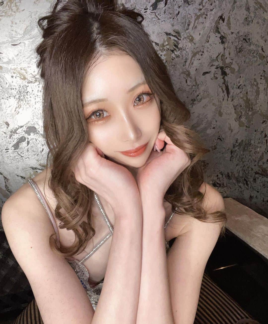 綾瀬さやのインスタグラム：「⭐︎⭐︎⭐︎⭐︎⭐︎  #京都#祇園#木屋町#キャバ嬢#キャバクラ#ニュークラ#ラウンジ#カイザー#カイザーグループ#歌舞伎町#六本木#銀座#錦#北新地#中洲」