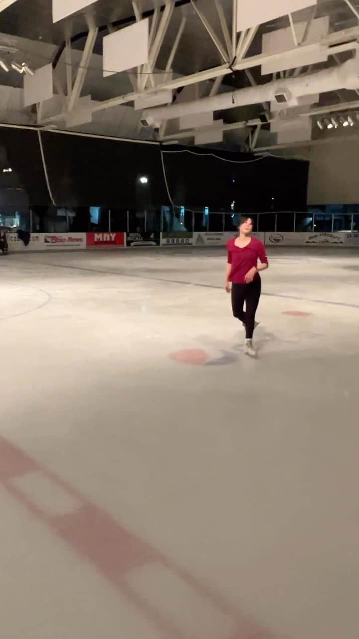 長洲未来のインスタグラム：「*what he said.  • • #itainteasy #hardwork #hardworkpaysoffs #athletetraining #figureskating #doubleaxel #figureskate #figureskater #workhard」