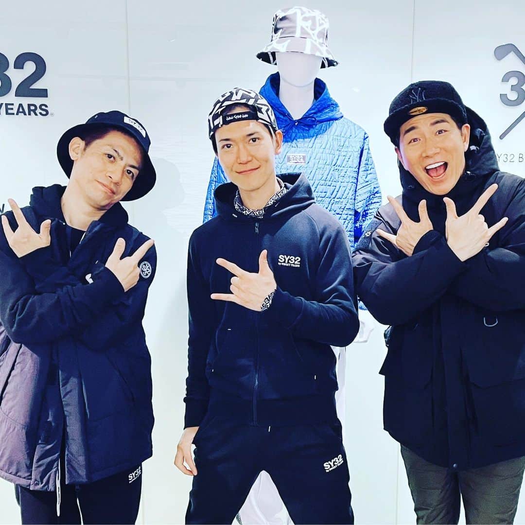 のインスタグラム：「SY32 by SWEET YEARS 23F/W EXHIBITIONへ ⁡ 整理収納の師匠、コジマジックさんと行ってきました！ ⁡ 今回も洗練されたデザインと機能性に優れた服ばかりで、見ていてとても楽しかったです。 ⁡ スタッフの山中さん、いつもありがとうございます！ ⁡ #sy32 #SY32bySWEETYEARS #Pallaetonda #MATINAVENIR」