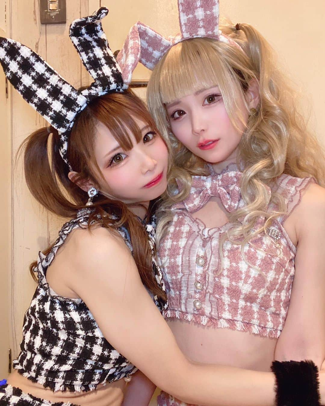 姫宮まほれさんのインスタグラム写真 - (姫宮まほれInstagram)「くるるんと🐰♡ sugarのバニーコスでおそろいにした🎀  #ギャルカフェ #渋谷コンカフェ #バニーガール  #バニーガールコスプレ  #うさ耳 #sugarnine   #ギャルしか勝たん#ギャルと繋がりたい  #セクシーコスプレ #コスプレ女子 #自撮り女子部  #コンカフェ好きと繋がりたい   #コンカフェキャスト #コンカフェ嬢   #美女図鑑 #ビジョビ#ビジョフィル #グラビア  #costume #japanesecosplayer  #cosplaygirls #japanesegirl #japanesekawaii #instagravure」2月3日 17時21分 - mahore07