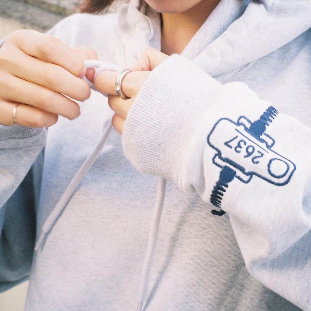 BASE（ベイス）さんのインスタグラム写真 - (BASE（ベイス）Instagram)「🥤190万ショップの中から 編集部が人気商品をセレクト！  🏅BASE PiCK UP🏅  ———Brand——— サウナボーイ @weekly_sauna_bo  ———item———  サウナがあればどこにでも♨️  匿名のクリエティブ集団が 2018年に立ち上げたブランド"サウナボーイ" 。  Tシャツにトレーナー、 #サ活 で使えるグッズから 普段使いのワンポイントになるアイテムまで。  お友達や恋人とお揃いも◎  #baseec #baseecで販売中  #サウナ #サウナ好き #サウナ女子 #サウナボーイ #サウナグッズ #サウナ部 #サウナガール #サウナーと繋がりたい #東京サウナ #ネットショップ」2月3日 17時34分 - baseec