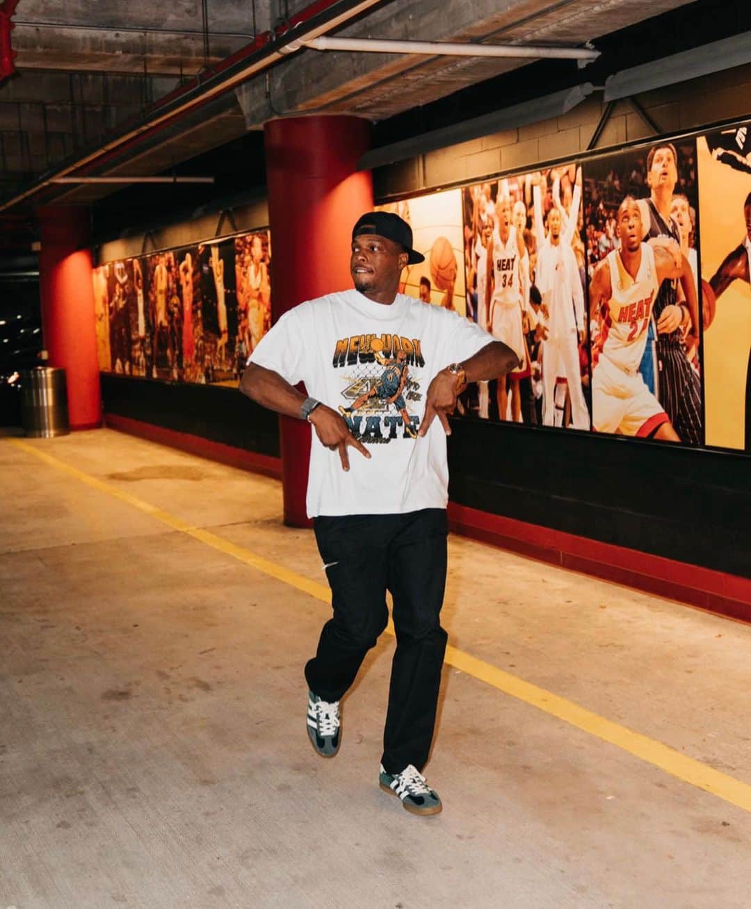 ネイト・ロビンソンのインスタグラム：「My bro @kyle_lowry7 rocking my Kryptonate tee to support Kidney Disease. Link in bio 🔥🔥#holdat」