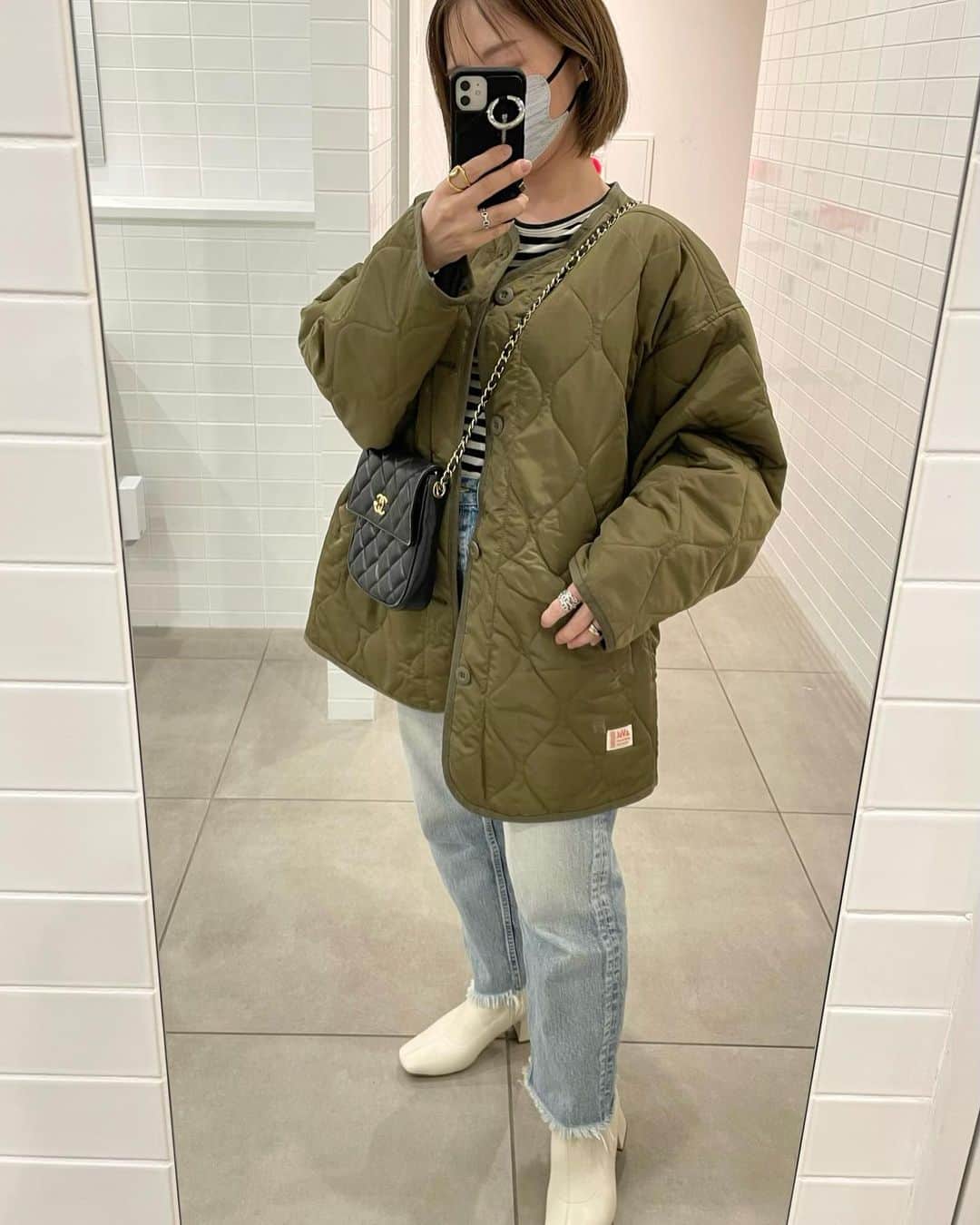 ryokoのインスタグラム：「中綿入りのキルティングコート💓 お尻までカバーしてくれる丈感で暖かいし体型カバーにも🫶🏻 裾のJAVAタグがポイントになってて可愛い💕 ． coat @classicalelf_official 《JaVaジャバ コラボ》大人のこなれ感。ノーカラーキルティングコート (身長149cm📏カーキブラウン/Mサイズ着用) knit #uniqlo pants #zara bag #chanel shoes #gu ． ． ． ． #クラシカルエルフ #classicalelf #エルフコーデ #タイアップ #java #ジャバ #ユニクロ #ジーユー #ザラ #zozotown #zozo #zozo購入品 #zozotown購入品 #キルティングコート #ノーカラージャケット #オーバーサイズ #プチプラコーデ #今日のコーデ #着回しコーデ」