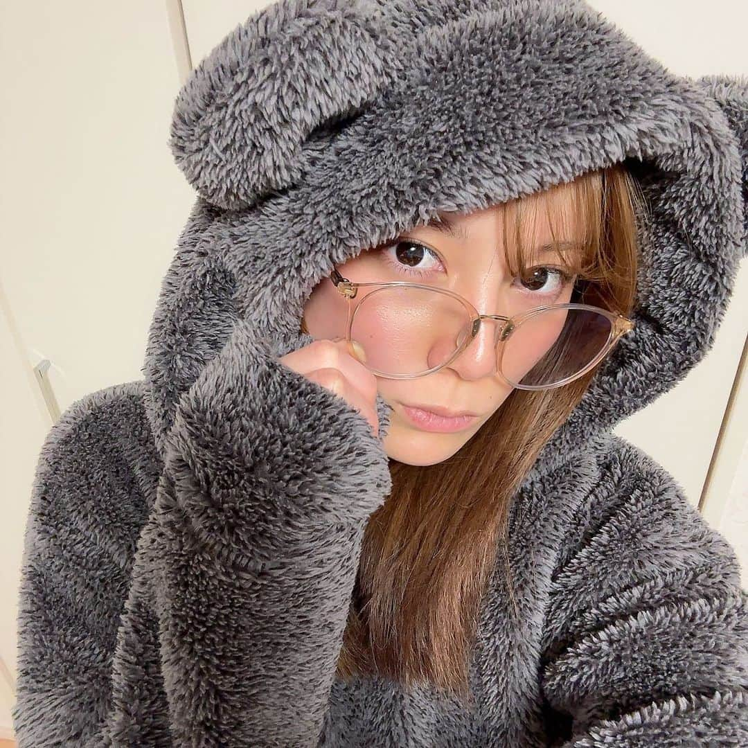 江藤由羽のインスタグラム：「熊パジャマ🐻🐻🐻🐻🐻 #GU #パジャマ #あったかぁ #ちゃんスタグラム  #すっぴん #だぁ」