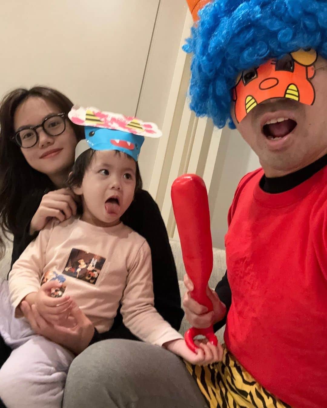 アキラ・コンチネンタル・フィーバーのインスタグラム：「木村家の　#節分  #鬼　#恵方巻き」