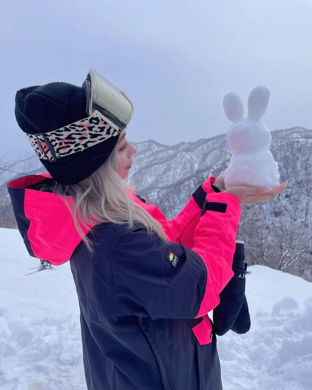 ぽょ姫のインスタグラム：「𝚂𝚗𝚘𝚠𝚋𝚘𝚊𝚛𝚍 ⁑ ハイシーズンに突入🏂💕 今年は色んなゲレンデに行く予定だよ‼︎ Yukiyamaアプリのサポーターに加入して スケジュールで行くゲレンデ投稿しました♡ やってる方フォローお願いします🫣 ⁑  ⚘ グランスノー奥伊吹 🚩 滋賀県米原市甲津原 奥伊吹  #スノボー #スノボー女子 #スノボ #スノボウェア #スノボ女子 #スノボー初心者 #スノボー好きな人と繋がりたい #スキー #スキー女子 #スキーウェア #スキー場 #ゲレンデ #ゲレンデマジック #グランスノー奥伊吹 #グランスノー #ゲレンデ #グラトリ #グラトリ女子 #グラトリ初心者 #グラトリ練習中 #snowboarding #snowboard #snowboarder #snowboarder #snowboarders #skiing #skii #skiing🎿 #winter #winterfashion #wintersport #winteroutfit」