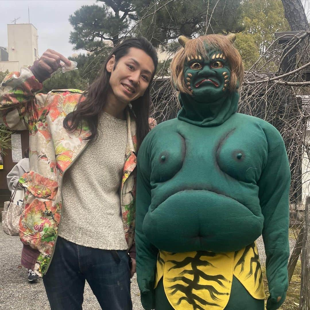 小林尊のインスタグラム：「邪気が払われた鬼 捕まえたら、神対応だったー📷🙏😚 Oni 💚💚💚👹」